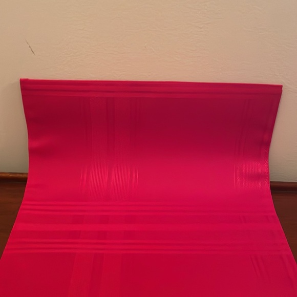 Trim A Home Subtle Red Plaid Rectangular Placemats - Set of 2 - Picture 10 of 10